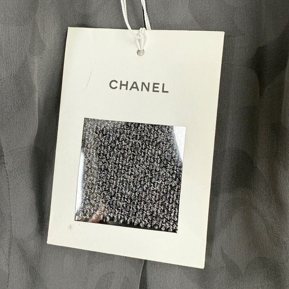 CHANEL Collared Runaway 2020 Black Gray Silver Long Tweed Coat Jacket - Picture 10 of 13